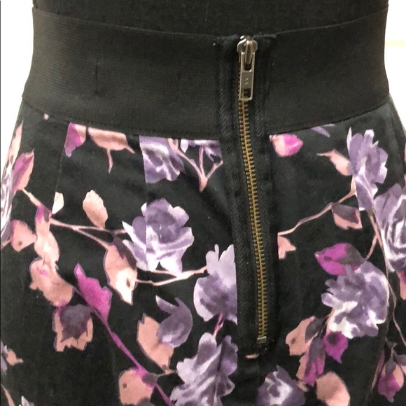 Rose Purple Lace Skirt - Elle - Picture 6 of 8